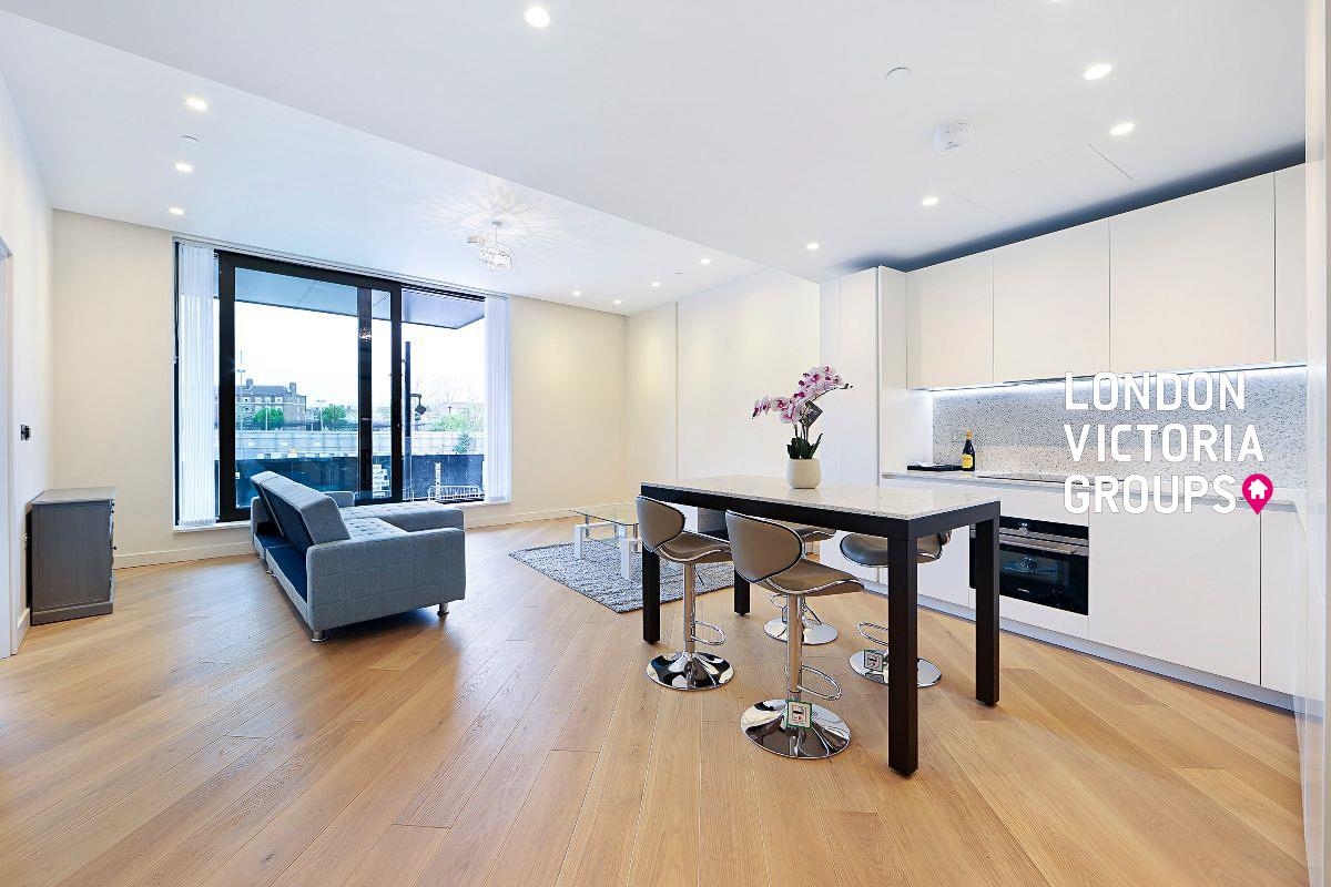 1 bed property in 3 Wood Crescent, London